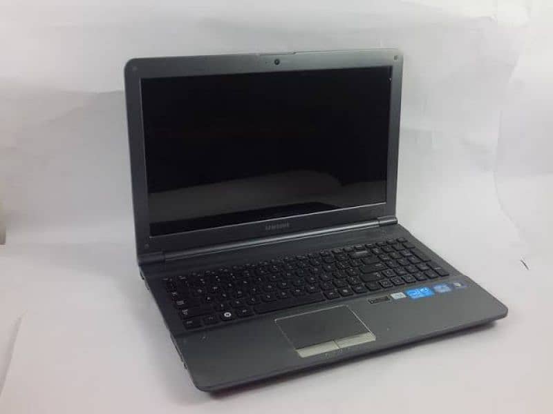 Samsung Core i3 laptop 1