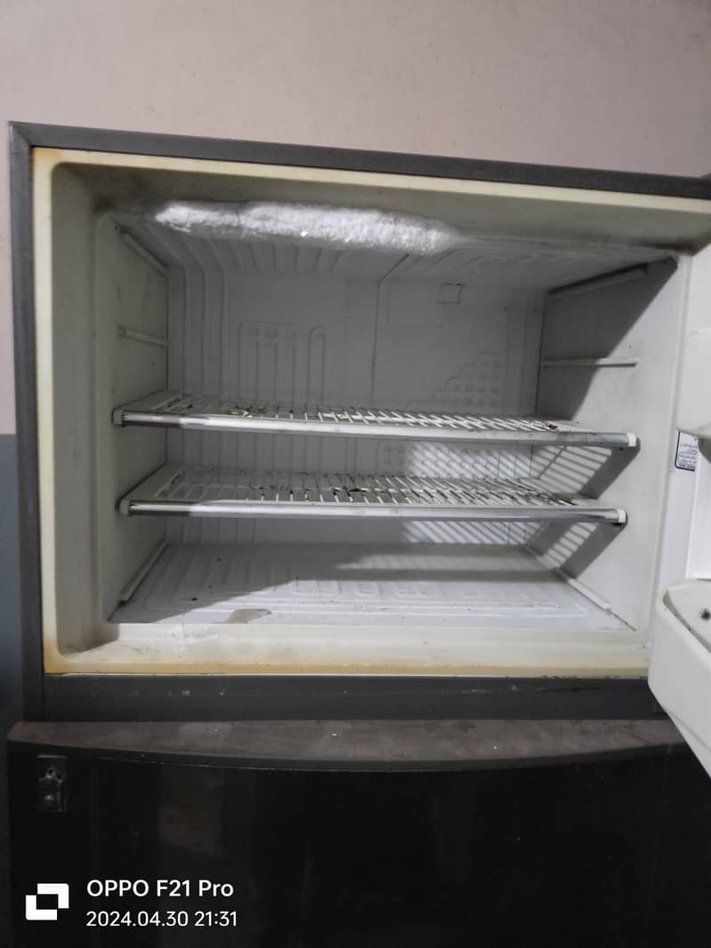 Dawlance Full size refrigerator 1