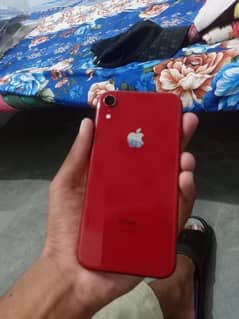 I phone  Xr 10 9 water pack 64 gb 82 battry helth
