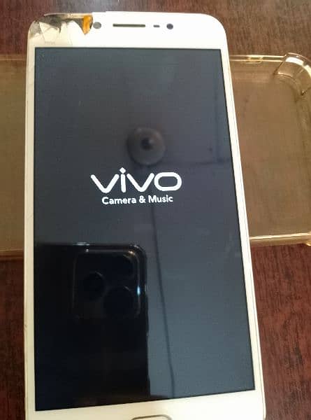 vivo y67  4/32GB with Box And Charger 5