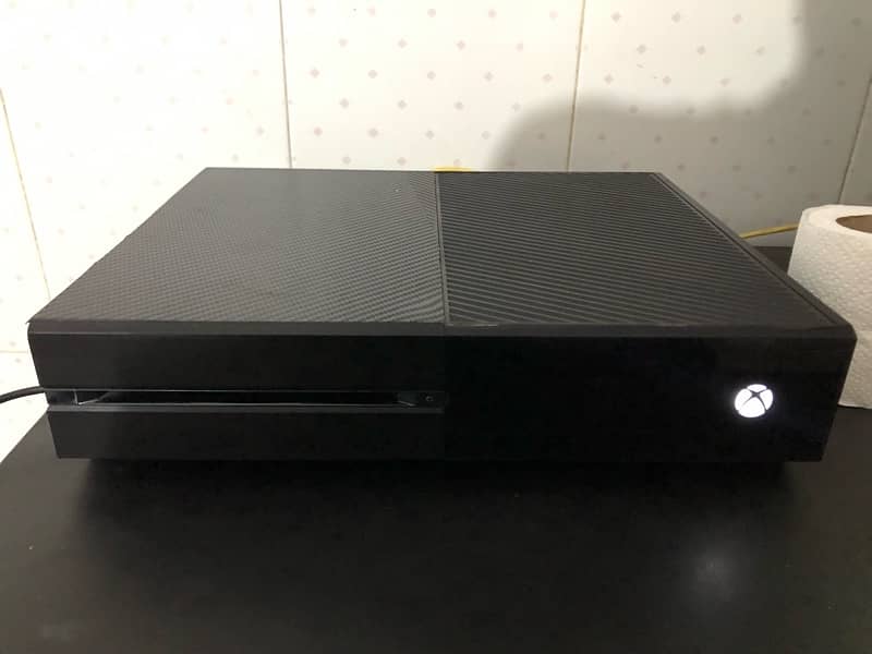 Xbox one 1tb sealed With installed games 2