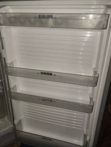 This is a high quality Dawlance Refrigerator 0