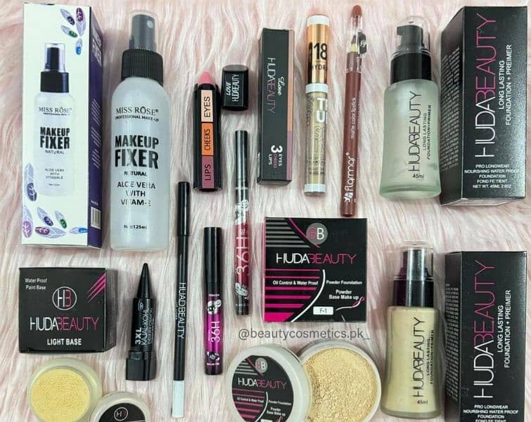 Huda beauty make up deal 12 Items in 1 deal Rs1700 Dc200 0