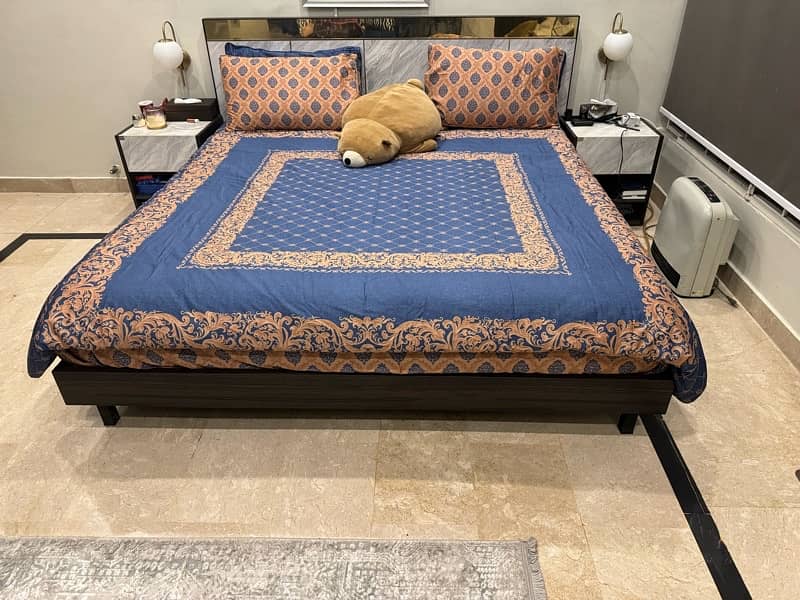 Bed set for sale 0