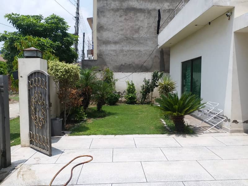 1 Kanal Slightly Use Double Unit Beautiful Bungalow For Sale In Khuda Baksh Colony New Airport Road Lahore 0