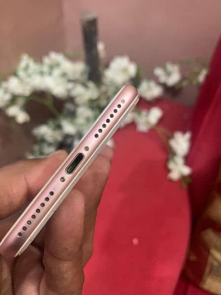 iphone 7 plus 32gb pta Approved pannel damaged 0
