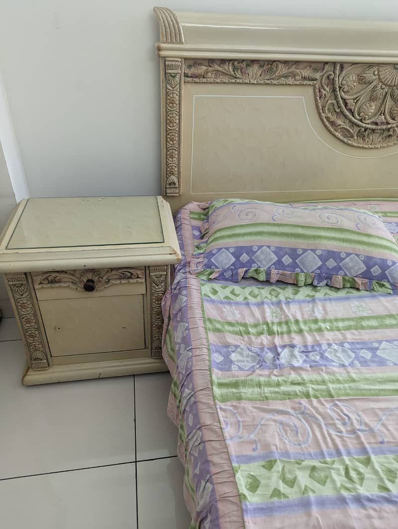 Urgent -bed set for sale 7