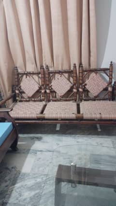 Traditional sofa set