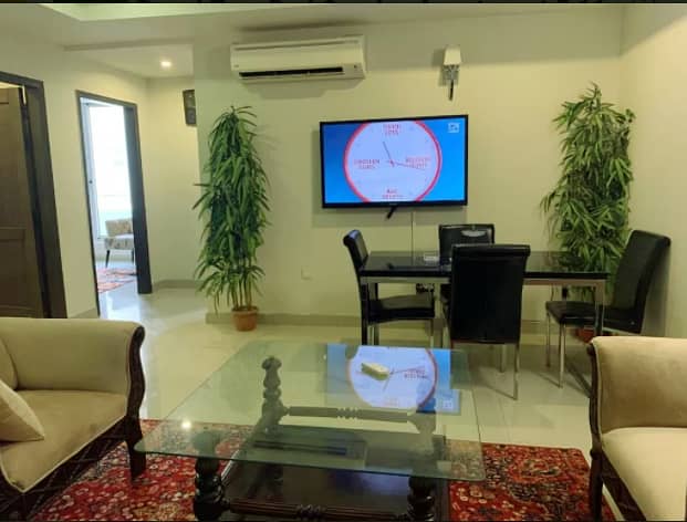 PER DAY / 2 BED LUXURY APARTMENT / Tv Lounge/ car parking 1
