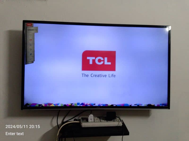 smart LED T. v with smart Android box 1