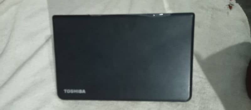 Toshiba laptop 4th ganration cor i 3 3