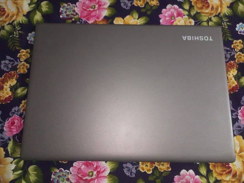 Toshiba Laptop i5 5300U 4