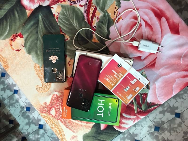 infinix  hot 10 paly available with box and charger 2