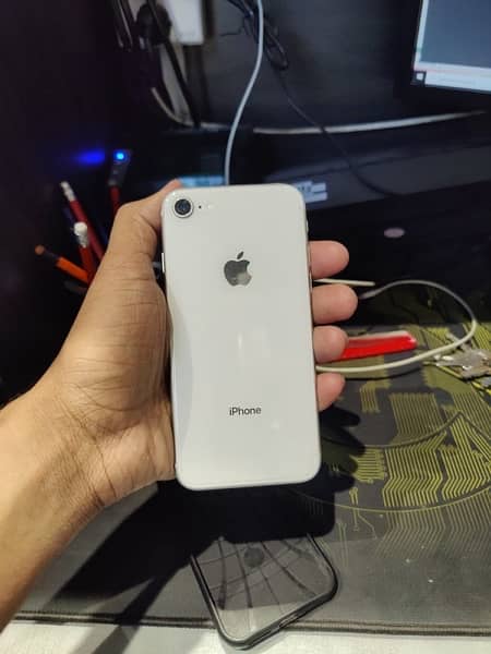 IPHONE 8 64 GB PTA APPROVED 4