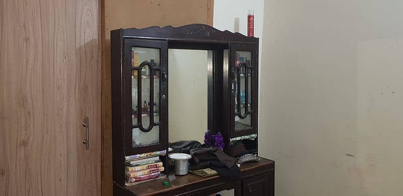 Dressing Table For Sell 2