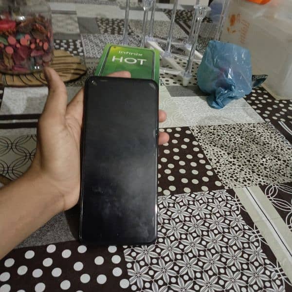 Infinix hot 10 64/4 condition 10/9.5 urgent sell 4