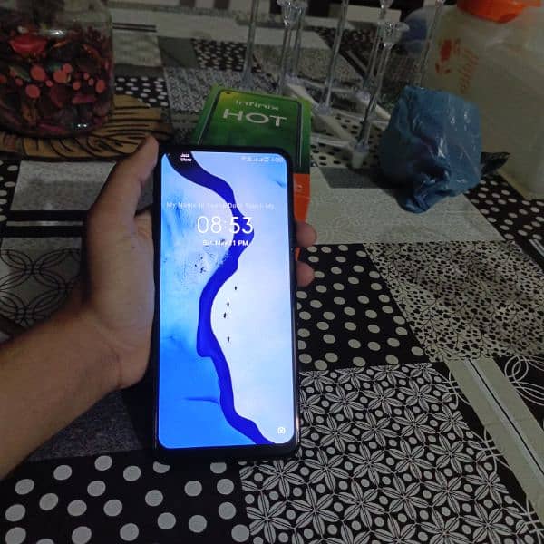 Infinix hot 10 64/4 condition 10/9.5 urgent sell 5