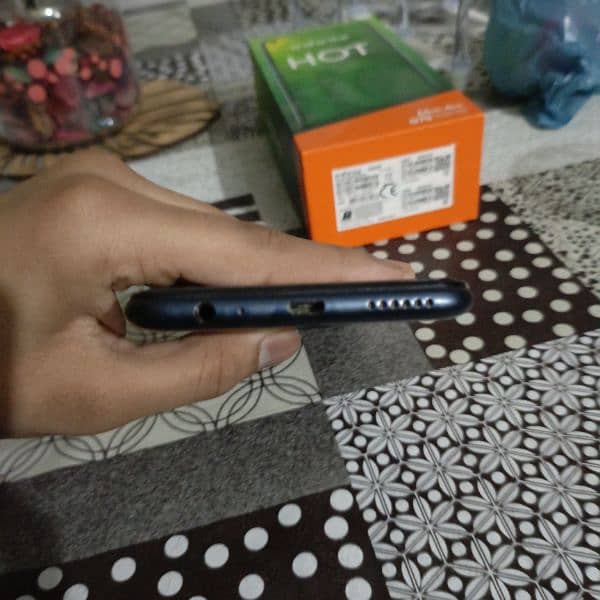 Infinix hot 10 64/4 condition 10/9.5 urgent sell 7