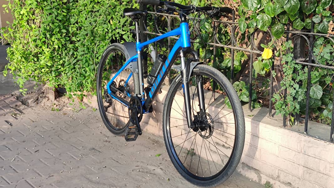 Giant Bicycle - Roam 2 Hybrid 3