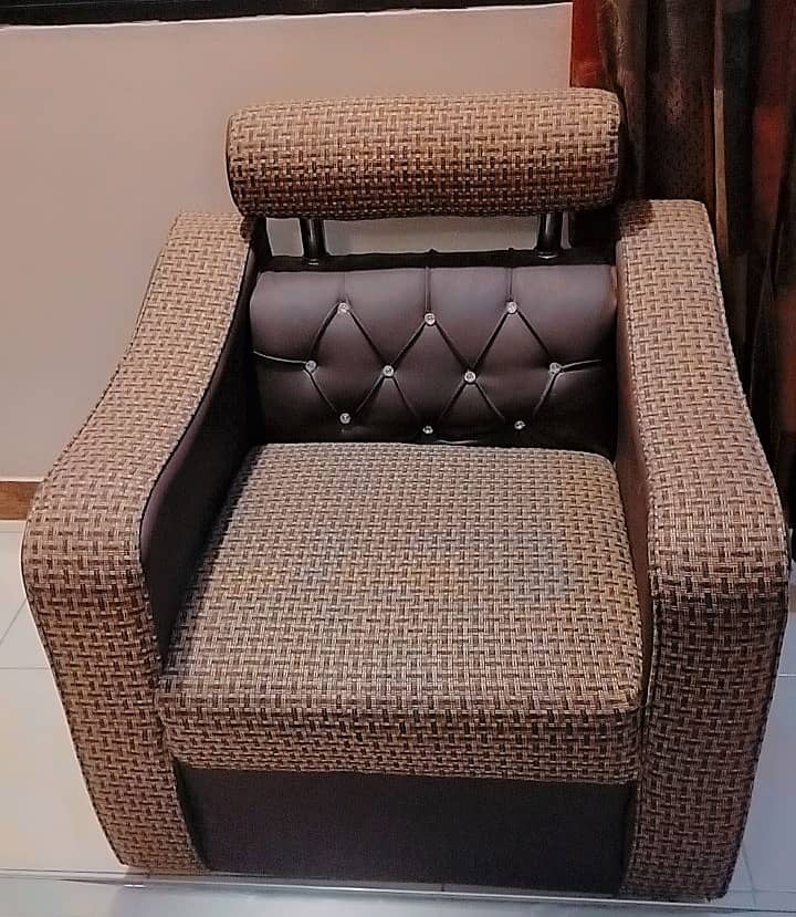 Decent 7 seater sofa 2