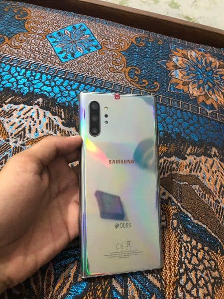 Note 10 . condition 10/10. . only box open and 1 month used 1