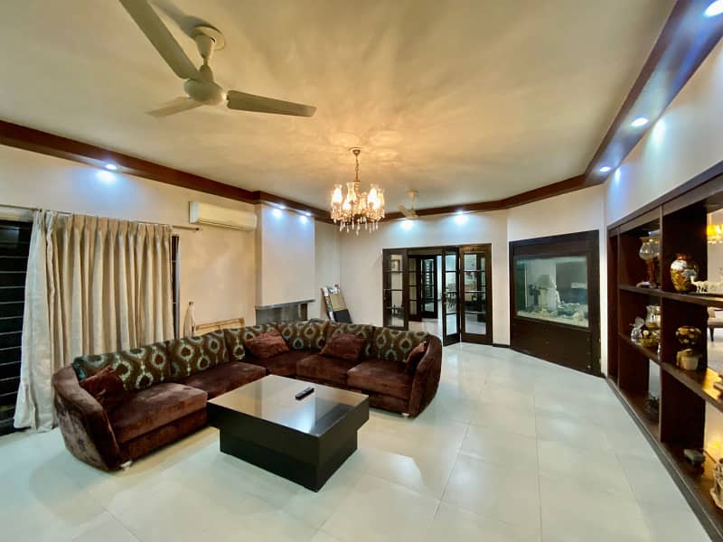 Most Amazing Furnished 2 Kanal House Is Available For Rent 35