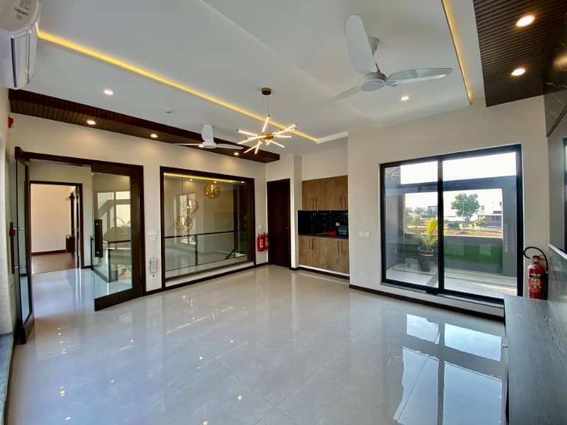 Most Luxurious 1 Kanal House Is Available For Rent In PHASE 6 DHA 28