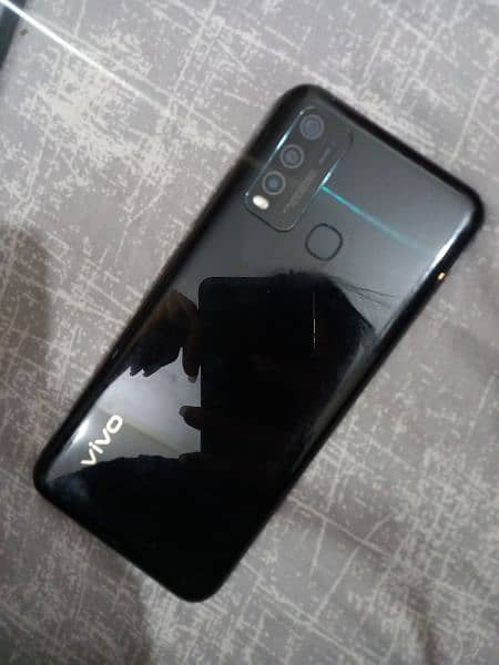 VIVO Y30 4/128 with charger and box 1