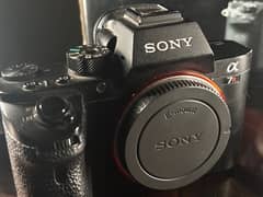 Sony A7rii for sale with box charger and 4 batteries