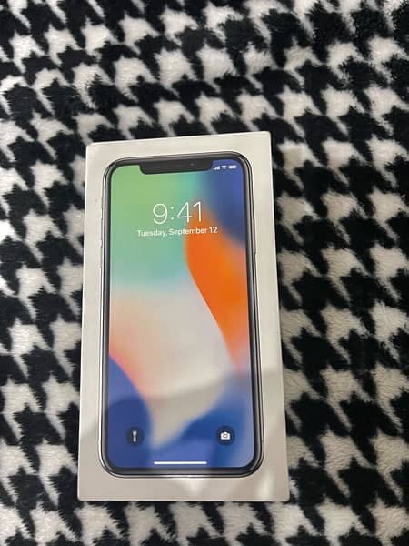 Apple iPhone XS 64 dual sim official pta 10/10 condition 3