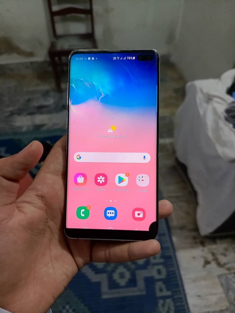 samsung s10 plus scarchless but doted display 2