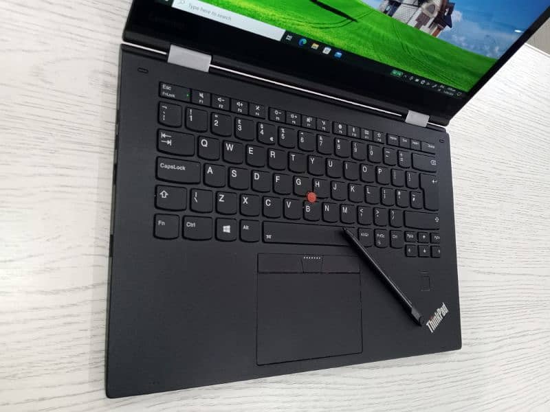 Lenovo Thinkpad x1 yoga core i7 7th gen 14 inch 2k touch screen x360 3