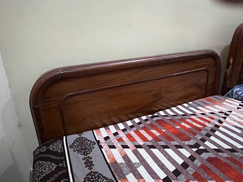 01 Single bed with mattress 2