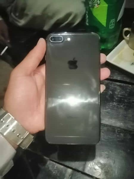 iphone 8 plus non PTA battery change 100% with orignal charger only 1
