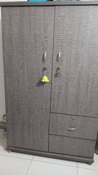 2 door coubourd gray colour 4