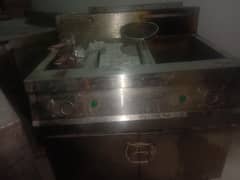 sale Hot plate chicken friyer machine . and own. price in 1. lak. 20hazar 0