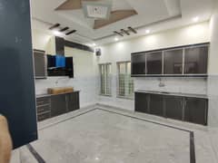 1.5 KANAL  BRAND NEW 5 BEDS UPPER FOR OFFICE AND FAMILY NEAR TO UCP