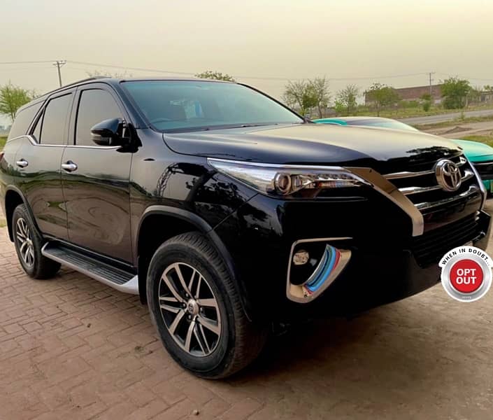heavy bike fortuner landcruiser and other cars 7