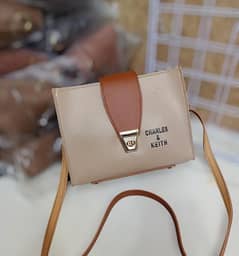 Charles & Keith

crossbody bag