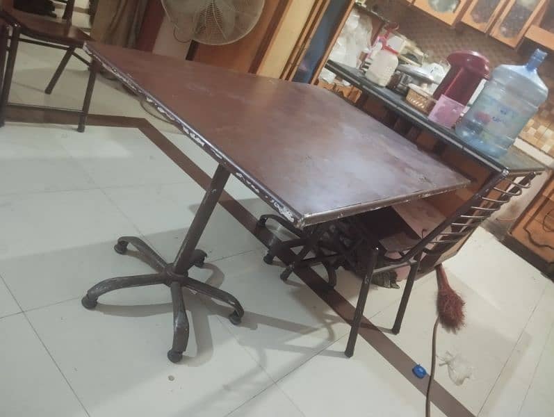 Maroon wooden dining table with 6chairs good condition 3