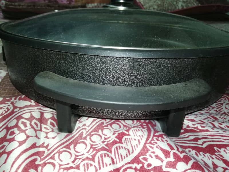 ELECTRIC NON-STICK LARGE SIZED PAN, 40CM WIDE 4