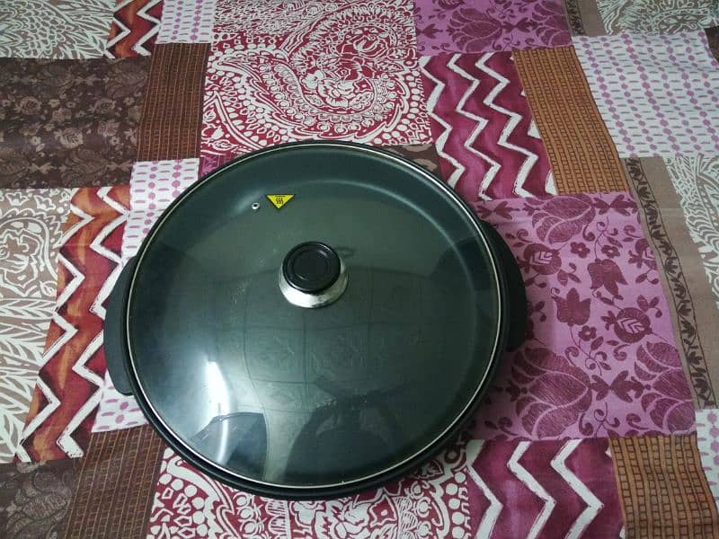 ELECTRIC NON-STICK LARGE SIZED PAN, 40CM WIDE 8