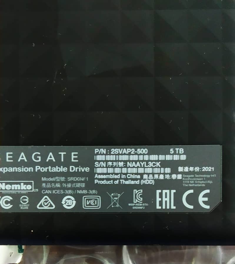 SeaGate External 5 TB - 2.5" hard drive with original Cabel 1
