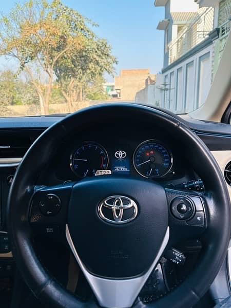 Toyota Altis Grande 2019 3