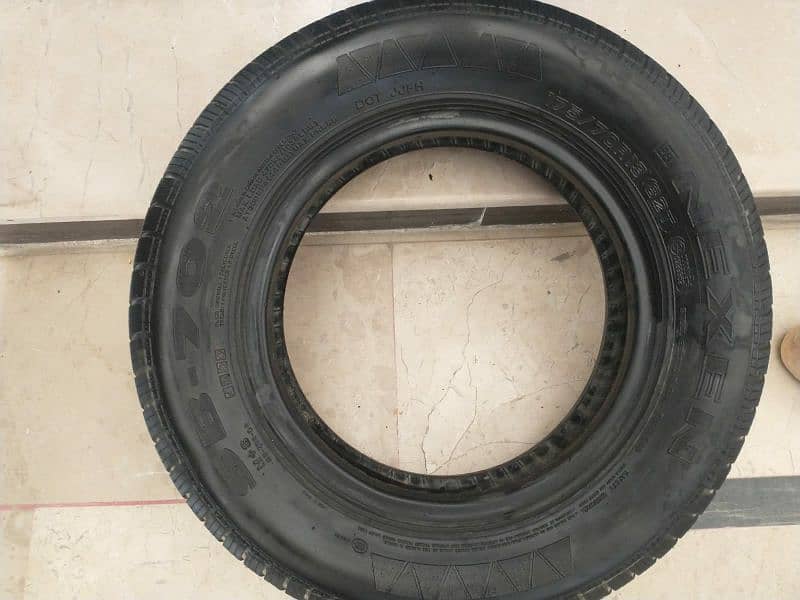 one tyre 175/70/13 running condition 1
