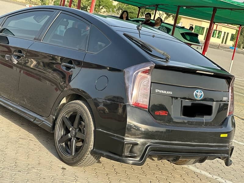 Toyota Prius 2013 model 2016 import all genuine…. beautifully modified 2