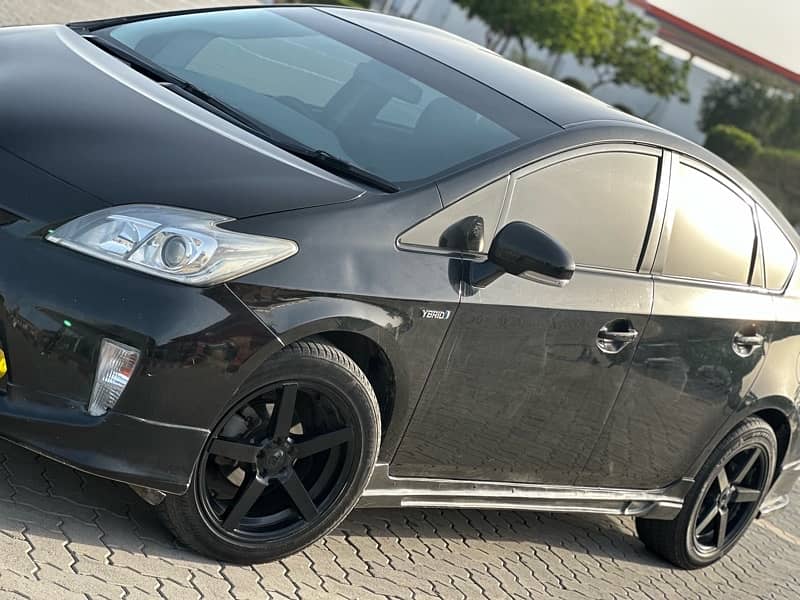 Toyota Prius 2013 model 2016 import all genuine…. beautifully modified 3