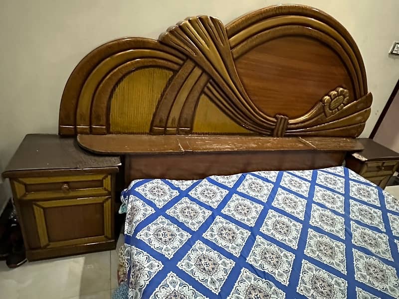 Double Wooden Bed | King Size | 2 side tables 2