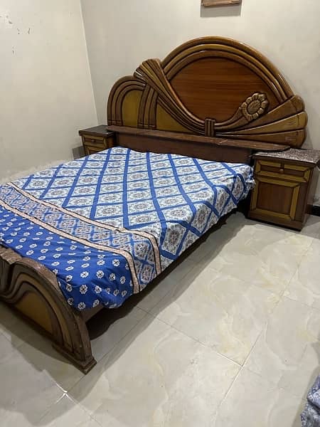 Double Wooden Bed | King Size | 2 side tables 4