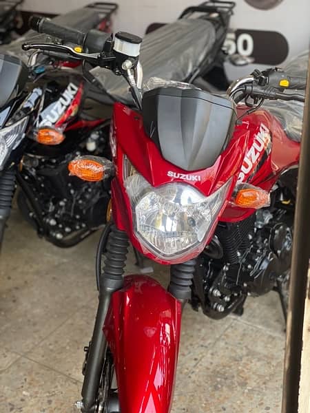 SUZUKI GR 150 2024 BRAND NEW AVAILABLE ON THE SPOT WITH PACAKGE 3